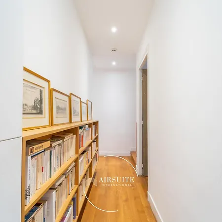 Luxury Pantheon 4br By Airsuite Apartment