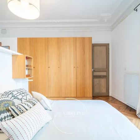 Apartment Luxury Pantheon 4br By Airsuite